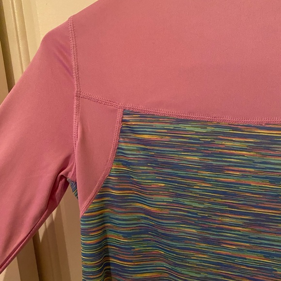 GENTLY USED Long Sleeve Sweat Absorbent Turtle Neck Shirt - Picture 5 of 5